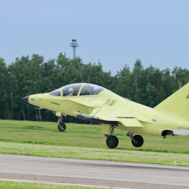Опытный самолет Як-130М выполнил первый полет