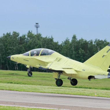 Первый полет опытного самолета Як-130М