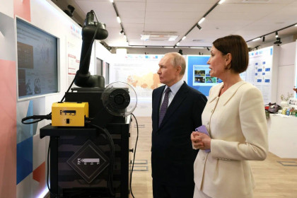 Ростех показал робота-сварщика на чемпионате «Время первых»