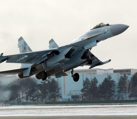 ОАК передала Минобороны России партию истребителей Су-35С