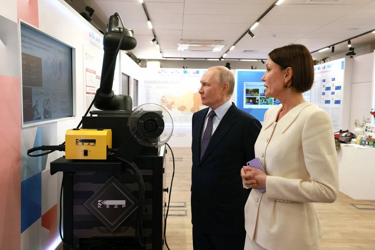Ростех показал робота-сварщика на чемпионате «Время первых»