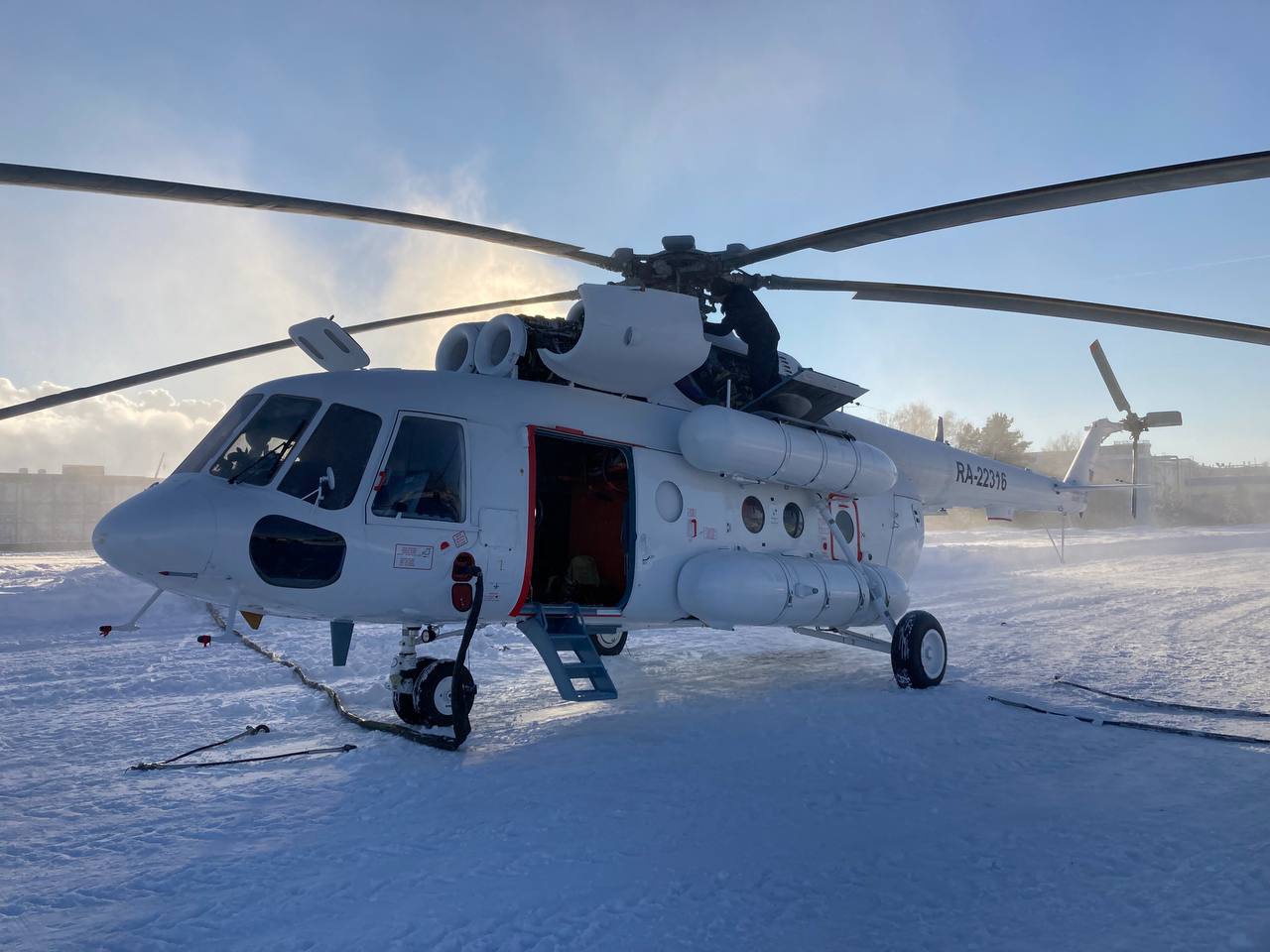 Пятнадцать вертолетов Ми-8МТВ-1 Ростеха переданы регионам России