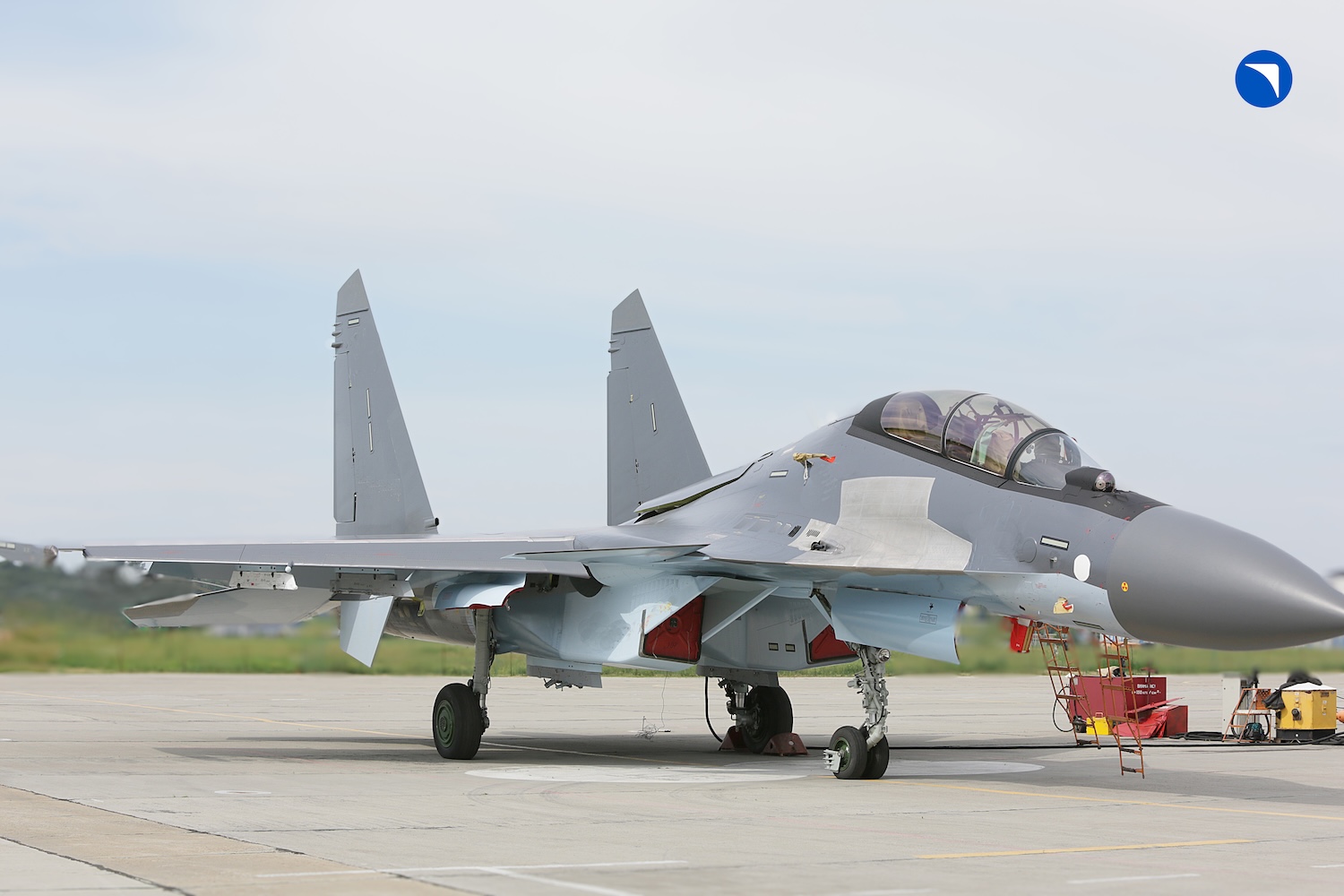 ОАК передала Минобороны России многофункциональные истребители Су-30СМ2 и истребители-бомбардировщики Су-34