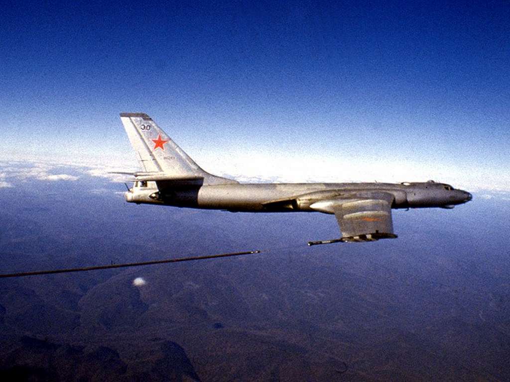 3.Tu-16Z-v-polyote..jpg
