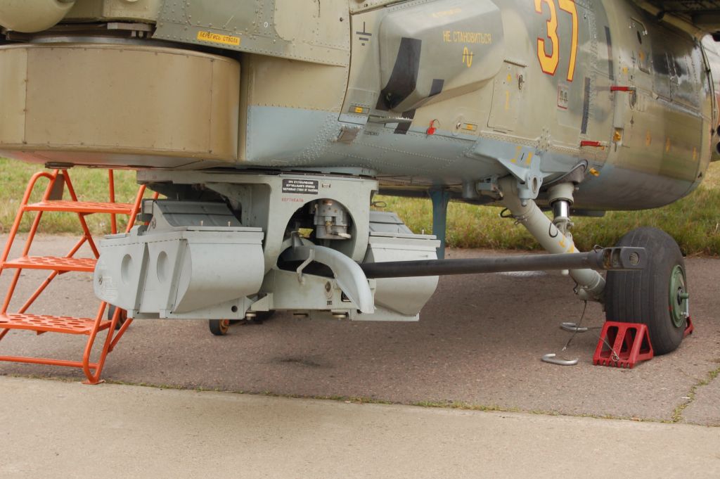 Autocanon_2A42_on_the_Mi28N_heli.jpg