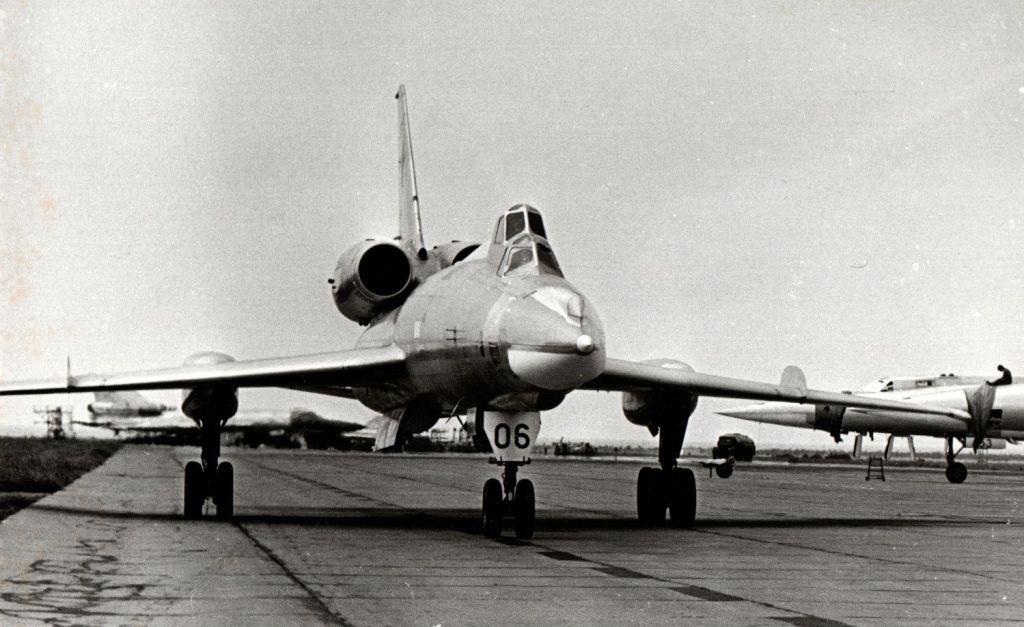 Tu-22U-na-rulezhke.-Foto-B.Vdovenko.-1.jpg