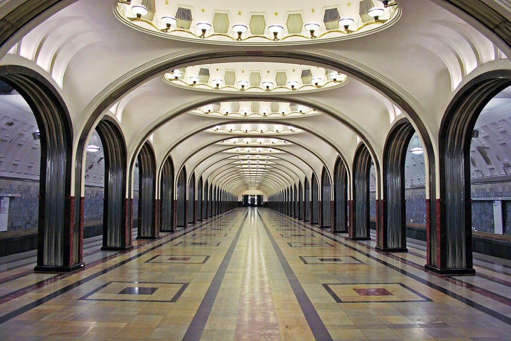 1080px-Mayakovskaya_after_renewing_2010.jpg