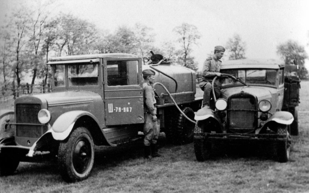 ZiS_5_gruzovik-GaZ_AA_author-Gubanov.jpg