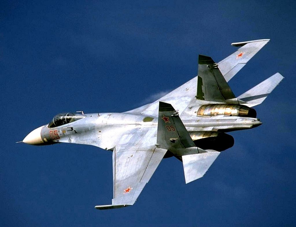 7.Istrebitel-Su-27..jpg