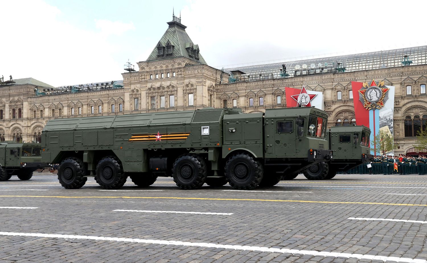 Передовая российская боевая техника приняла участие в праздновании Дня Победы