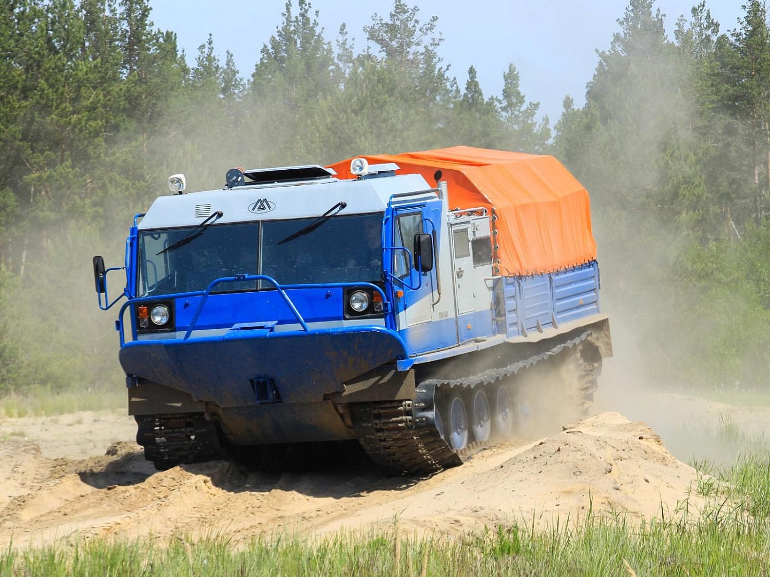 Курганмашзавод передал заказчику вездеход ТМ-140