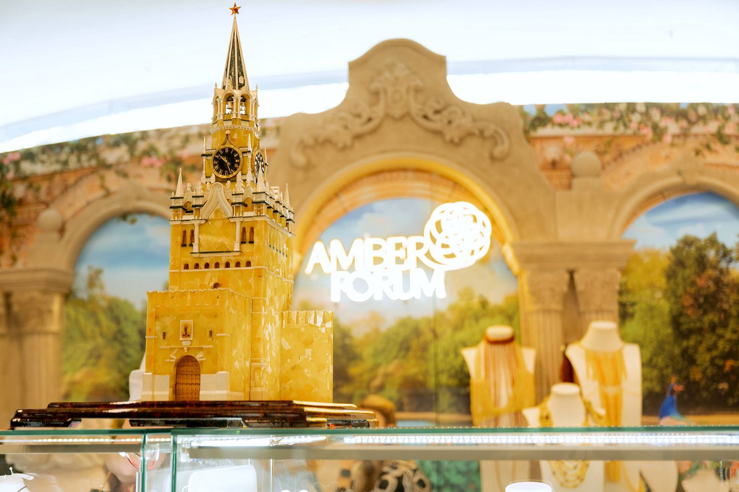 Янтарный комбинат Ростеха впервые проведет AmberForum в Москве