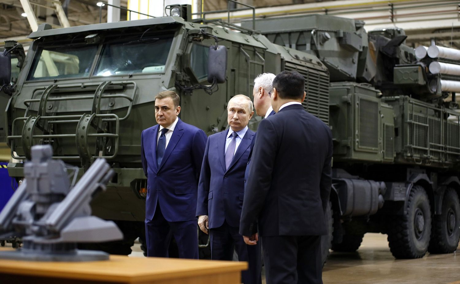 Владимир Путин посетил предприятие «Высокоточных комплексов»
